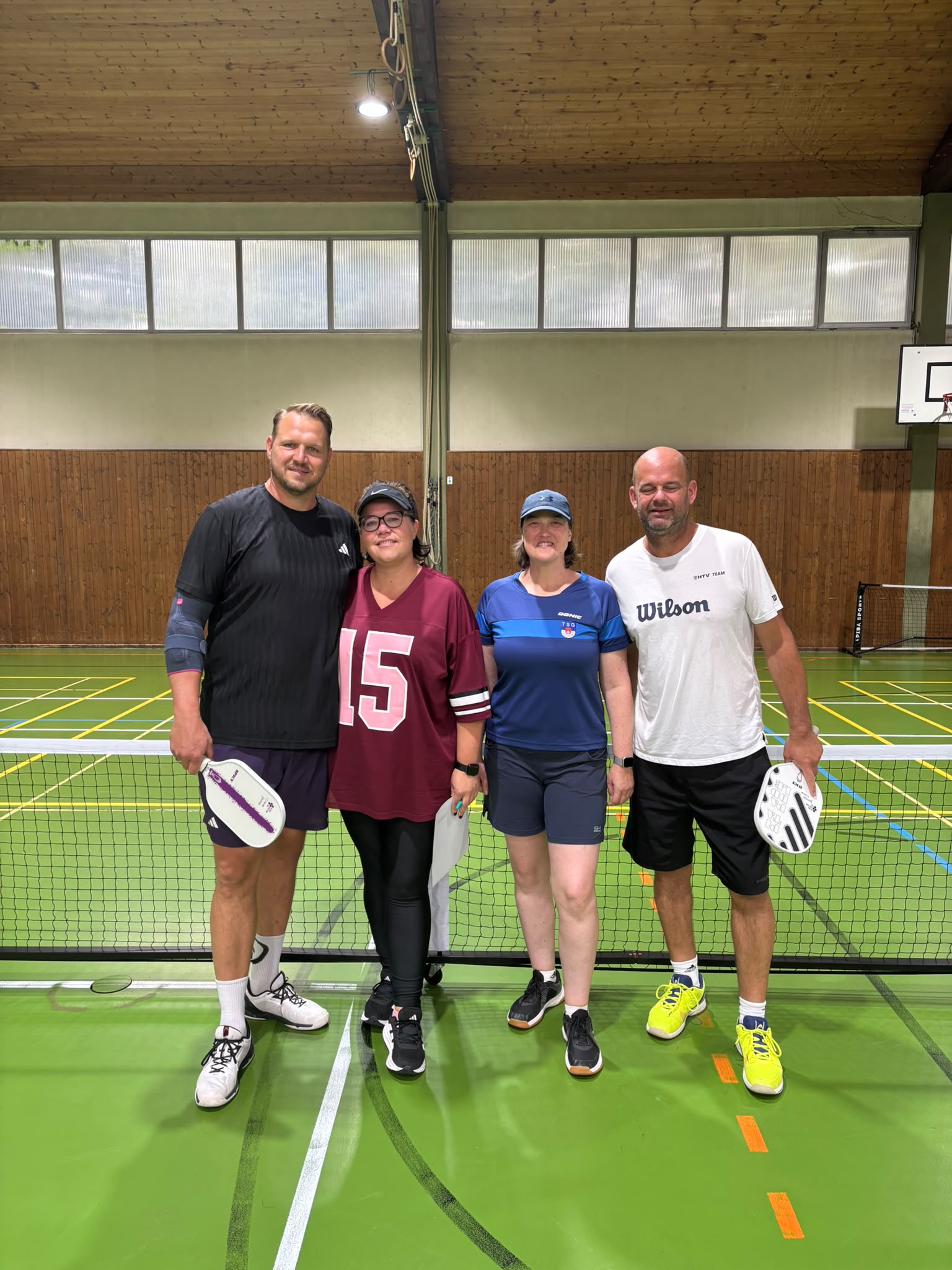 Du betrachtest gerade Pickleball Team holt erste Punkte